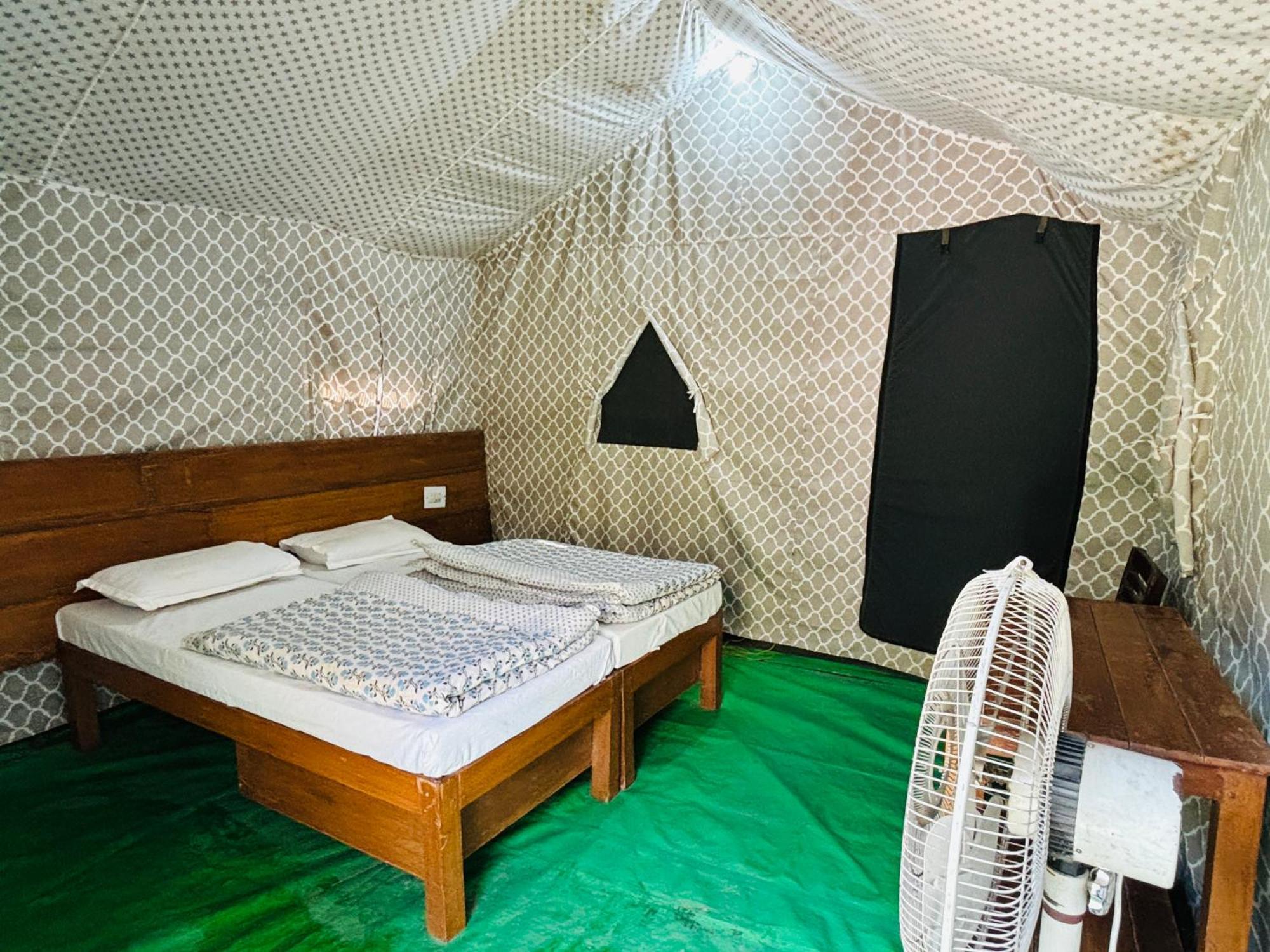 Отель Camp High 5 Jayalgarh Dangchura Экстерьер фото