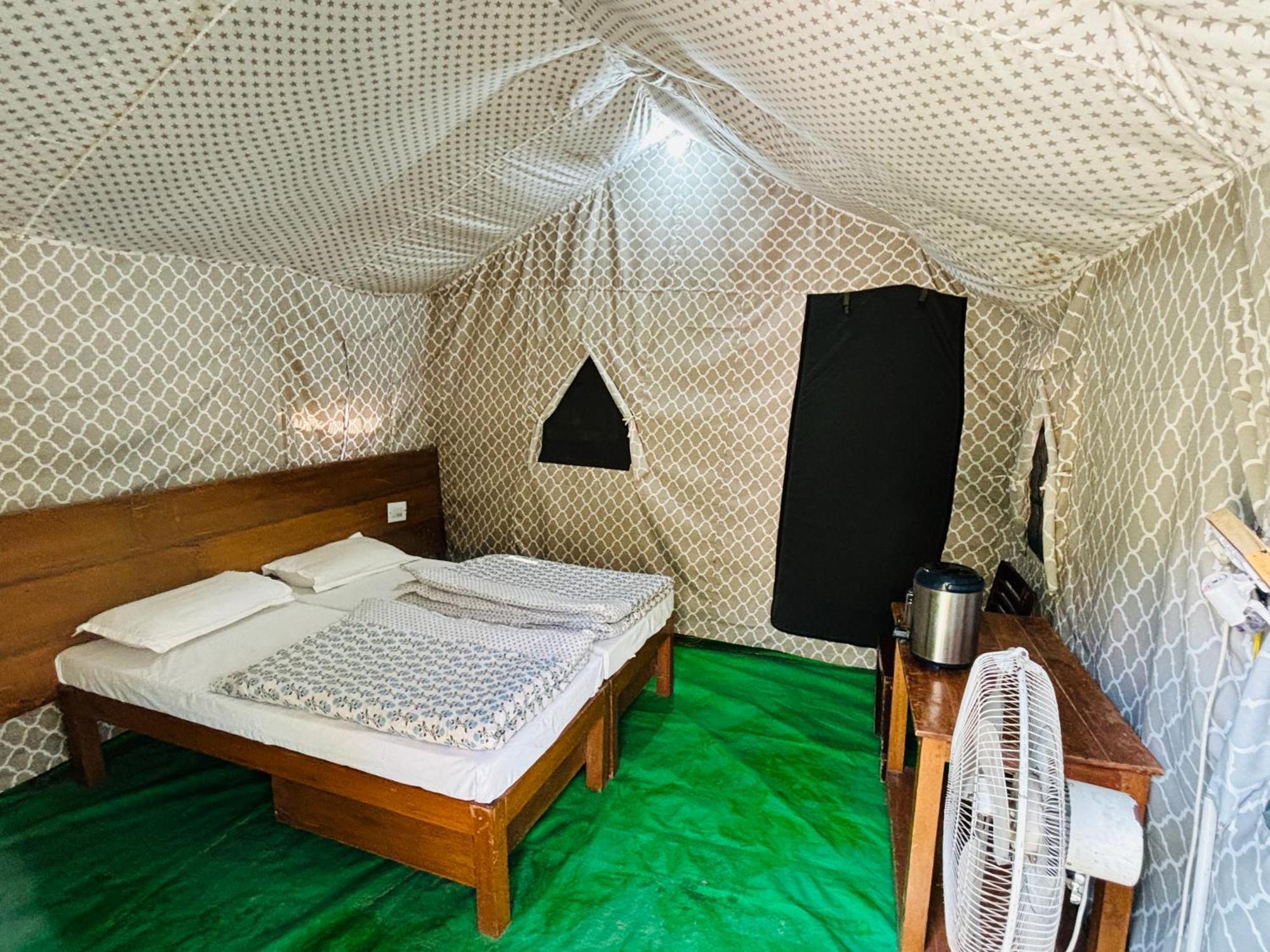 Отель Camp High 5 Jayalgarh Dangchura Экстерьер фото