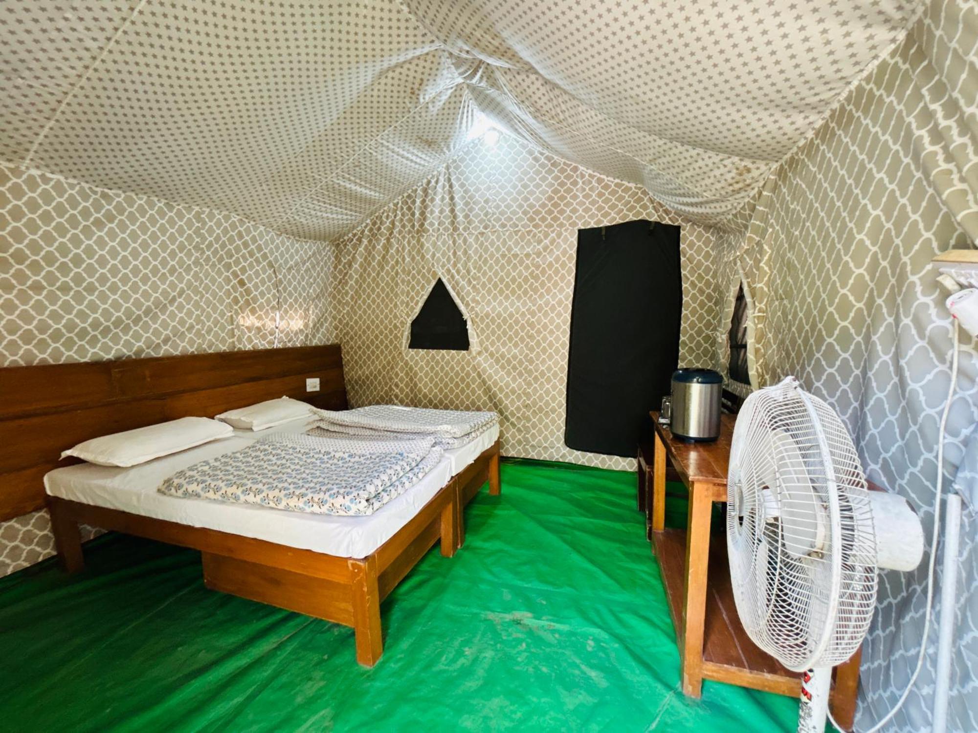 Отель Camp High 5 Jayalgarh Dangchura Экстерьер фото